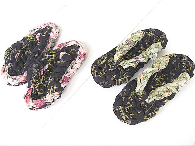 着物地を洗い張りしたものにプリントを加えています。<br>福岡県産業デザイン賞にて奨励賞を戴いた作品